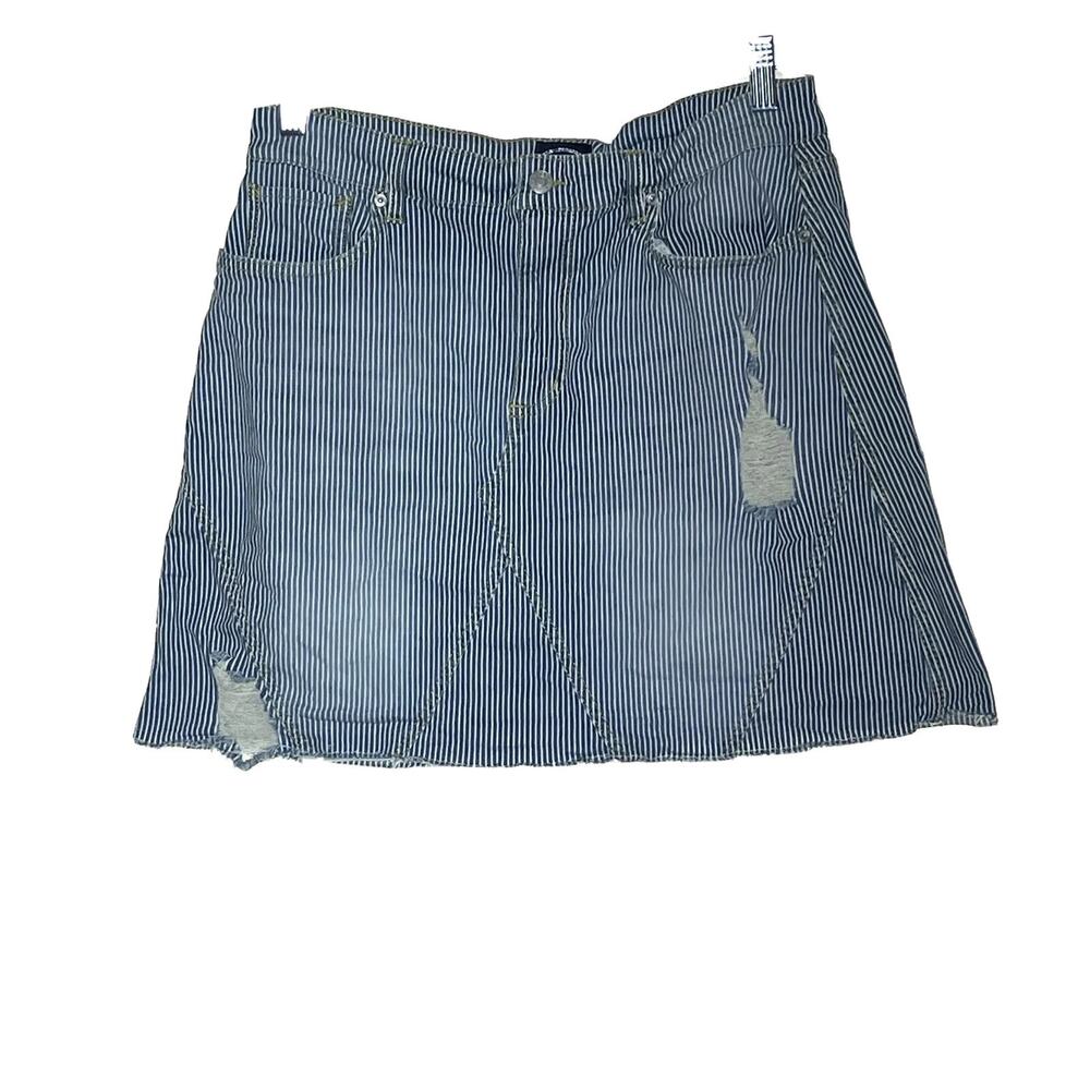Scoop Railroad Denim Distressed Mini Skirt Size 10 Raw Hem Stretch Stripe Y2K